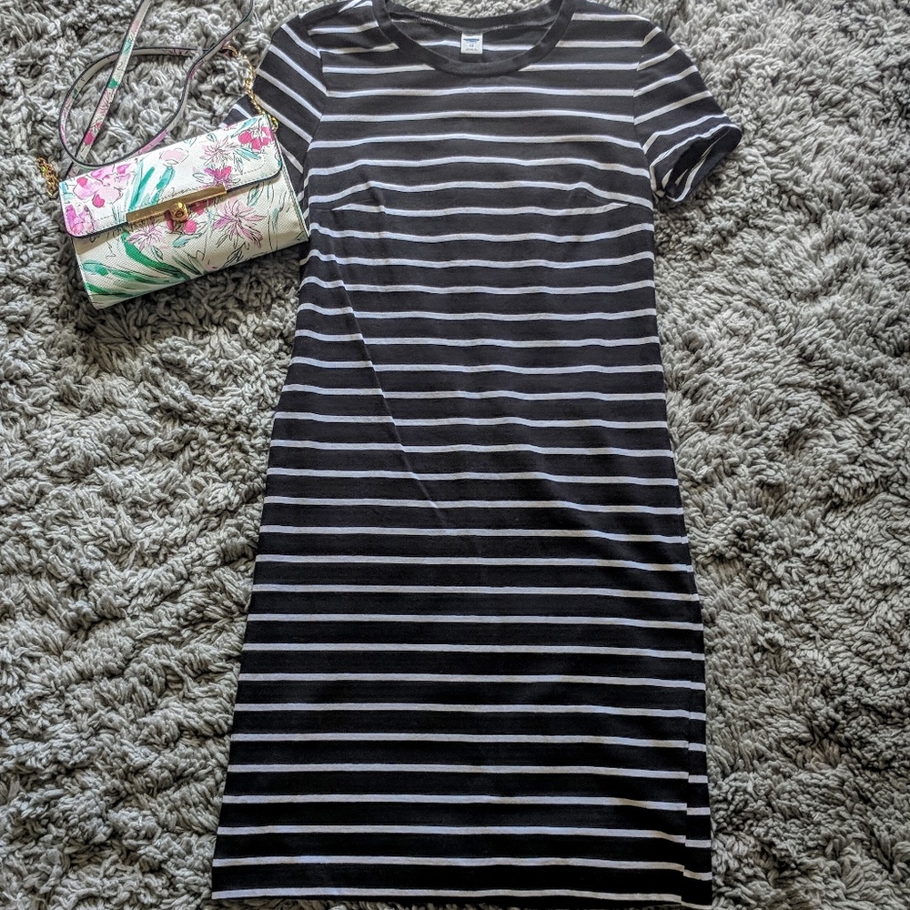 Old Navy Black and White Striped Dress